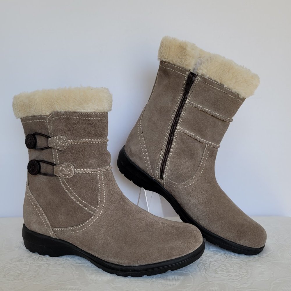 CLARKS Suede Sheba Newton Boots- Women's Size 9.5M -Taupe Color⭐